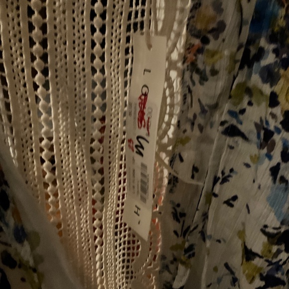 Women’s top - Picture 4 of 6